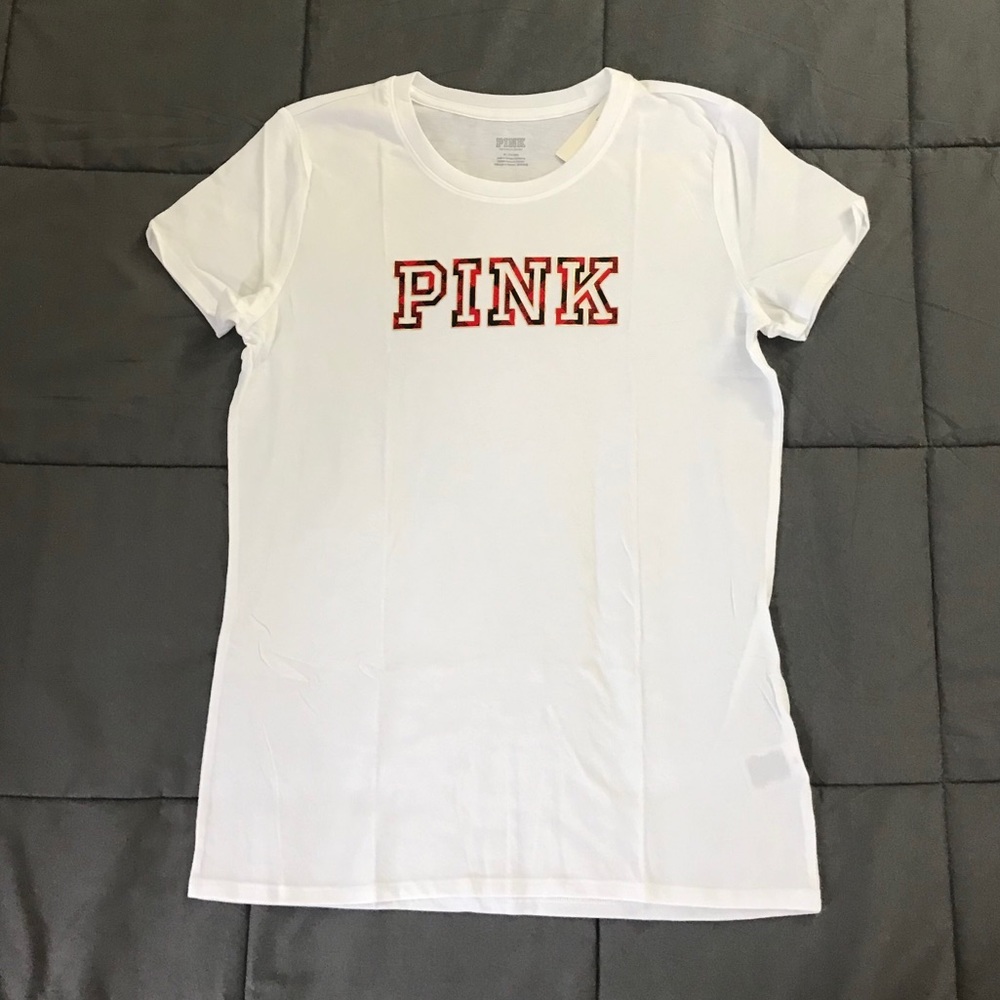 VS Pink tee